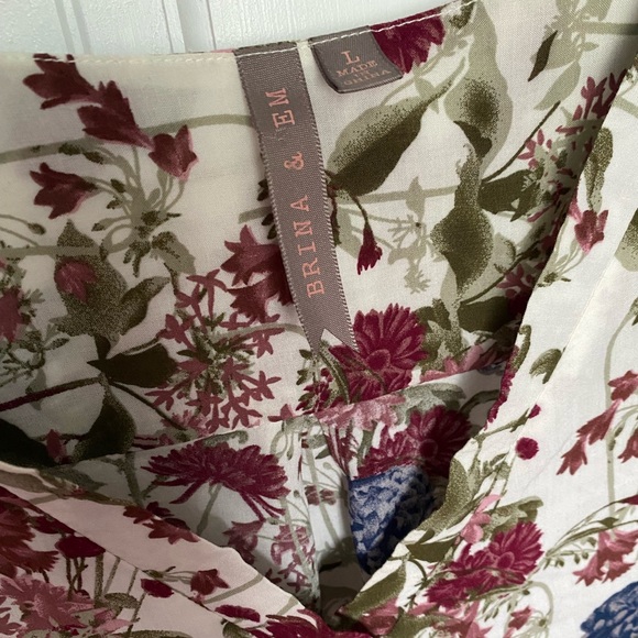 Brina & Em v-neck tunic. Size L - Picture 4 of 5